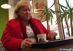 Heiße Amateur-Schlampe fickte in ihre deutsche privatsexfilme beiden Löcher